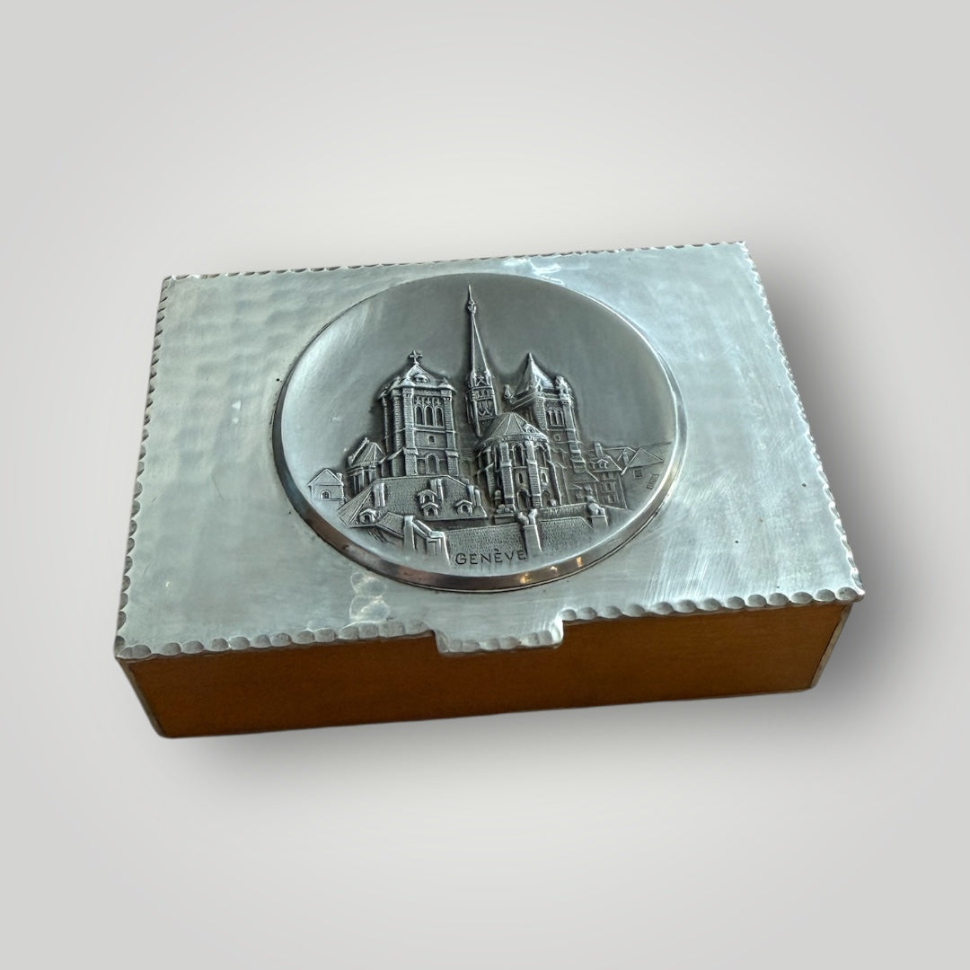 Boîte souvenir Genève en métal et bois – 12 x 8,5 x 3,6 cm