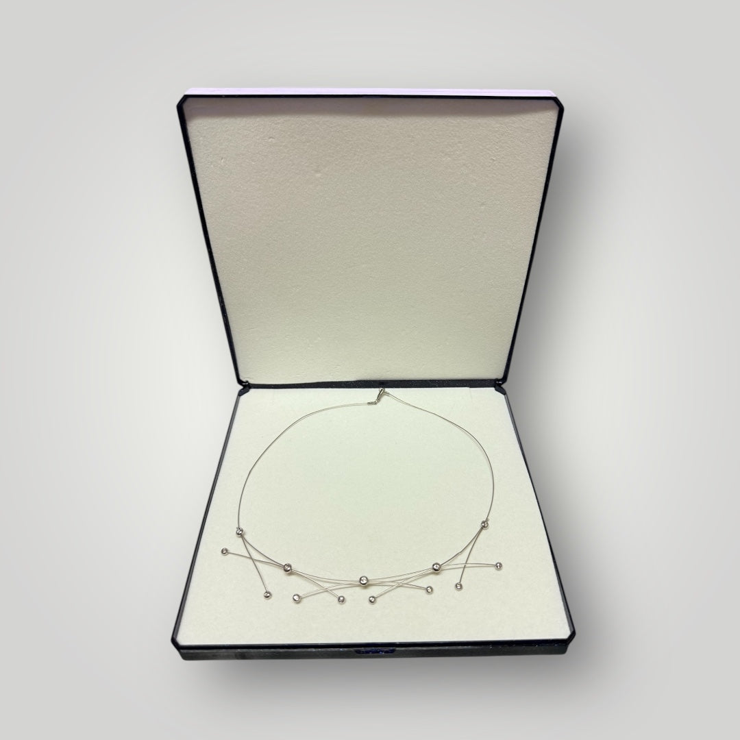 Collier en or 18 carats de 4,5 g avec brillants