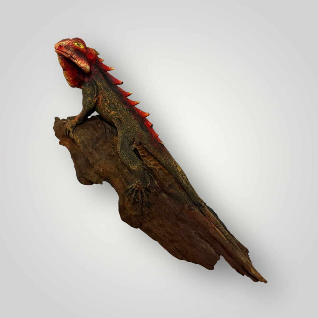 Lézard décoratif sur branche – Résine peinte