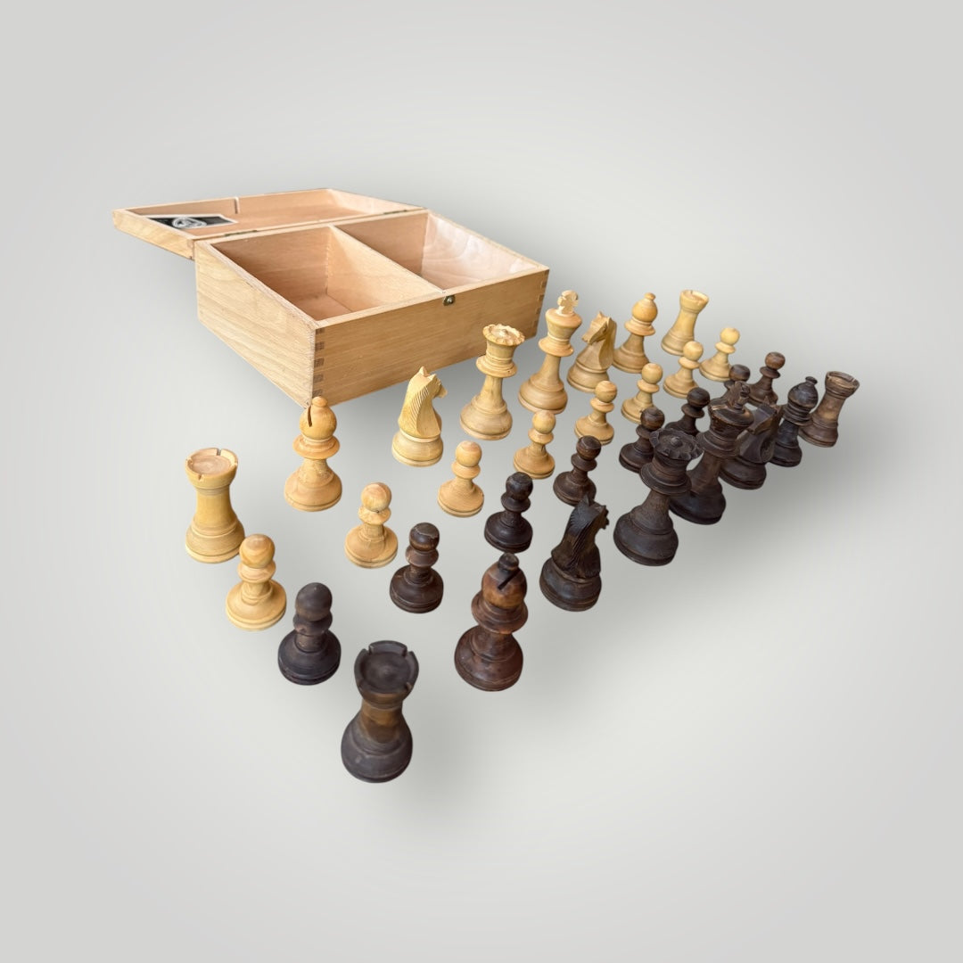 Jeu d’Échecs Vintage en Bois – Coffret de Rangement Inclus