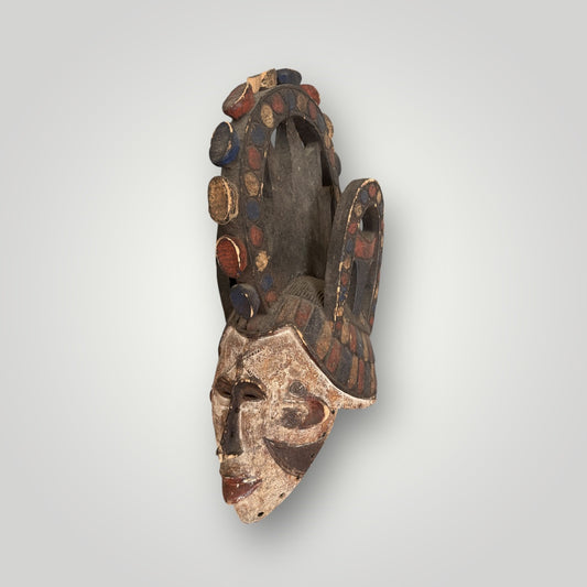 Masque tribal Igbo – Nigeria – Bois sculpté et polychromie – H. 62 cm