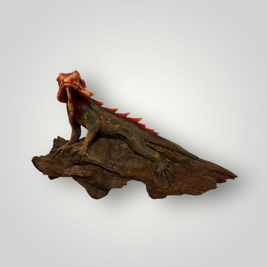 Lézard décoratif sur branche – Résine peinte