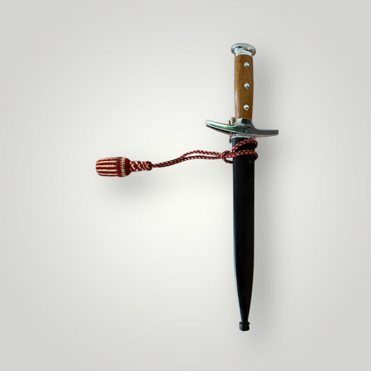 Baïonnette avec fourreau et dragonne tressée