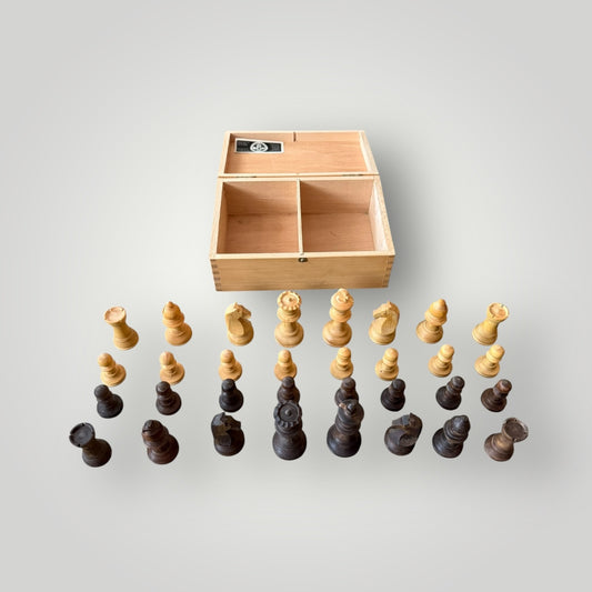 Jeu d’Échecs Vintage en Bois – Coffret de Rangement Inclus