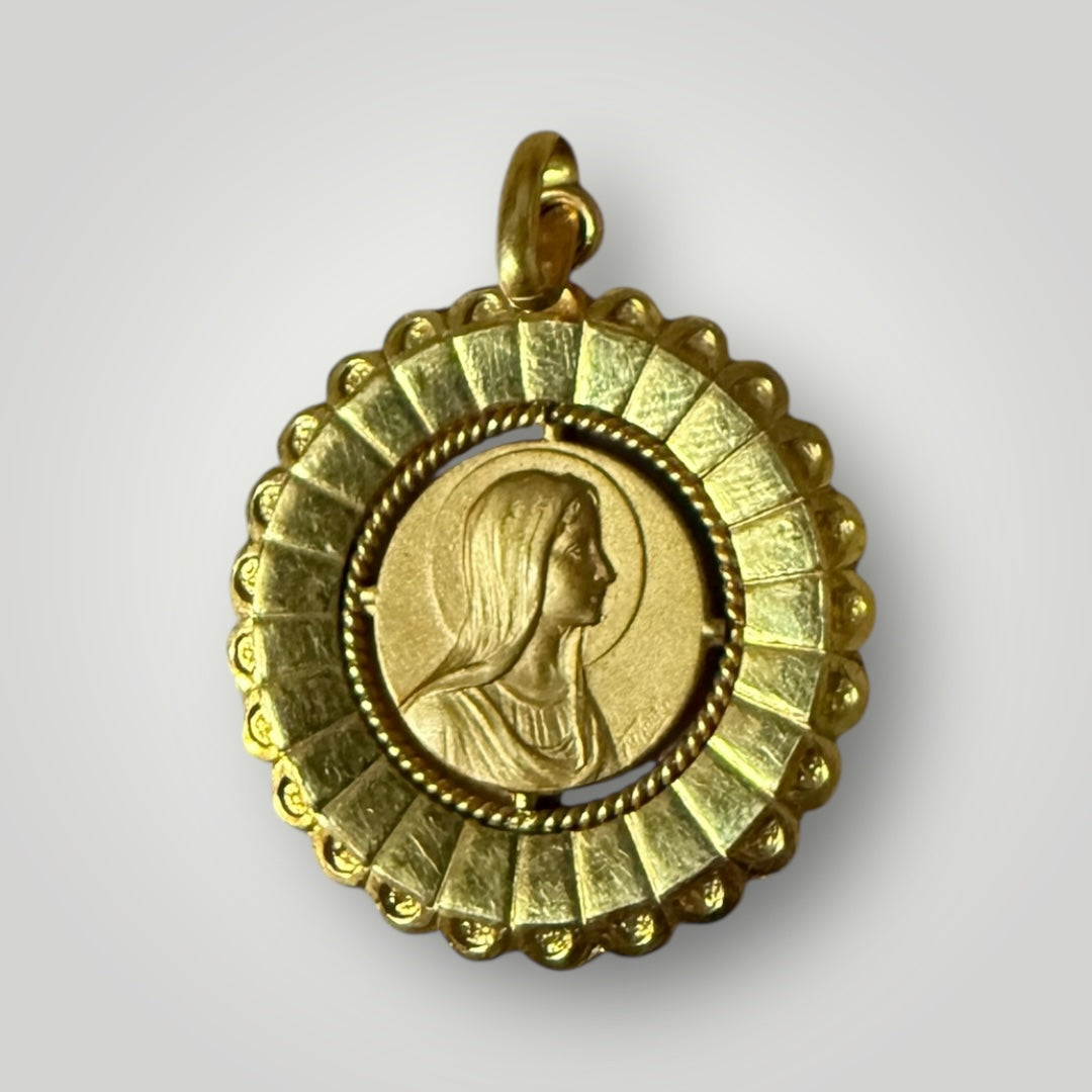 Médaille religieuse dorée 3cm
